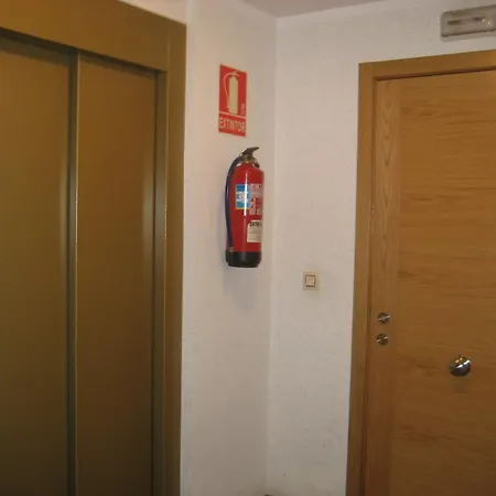 Residencia Caola 게스트하우스 3*