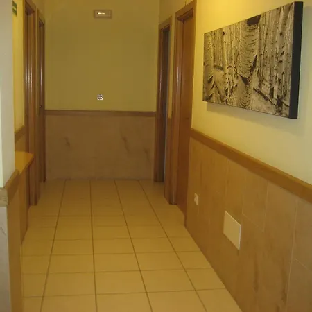 Guest house Residencia Caola 2*