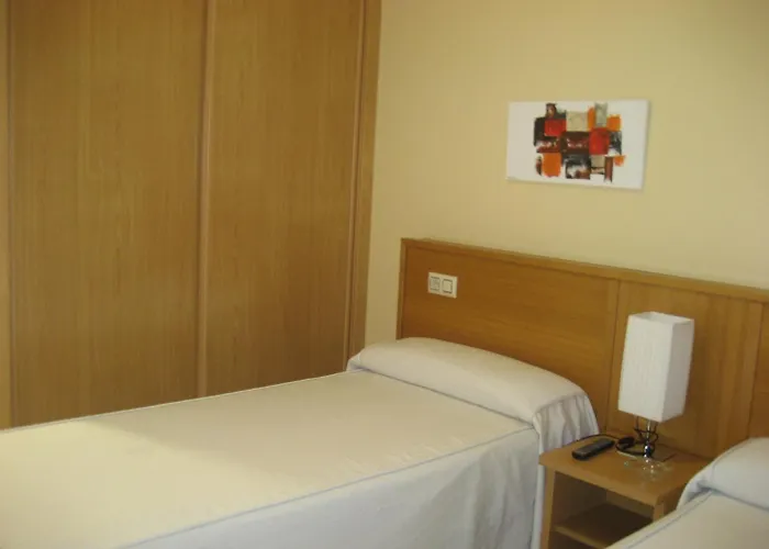Residencia Caola 3*